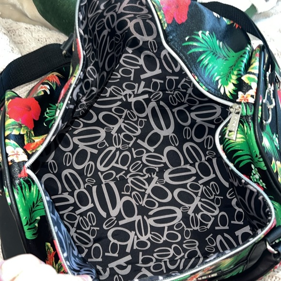 Bebe Duffle Weekender Bag - Picture 3 of 4